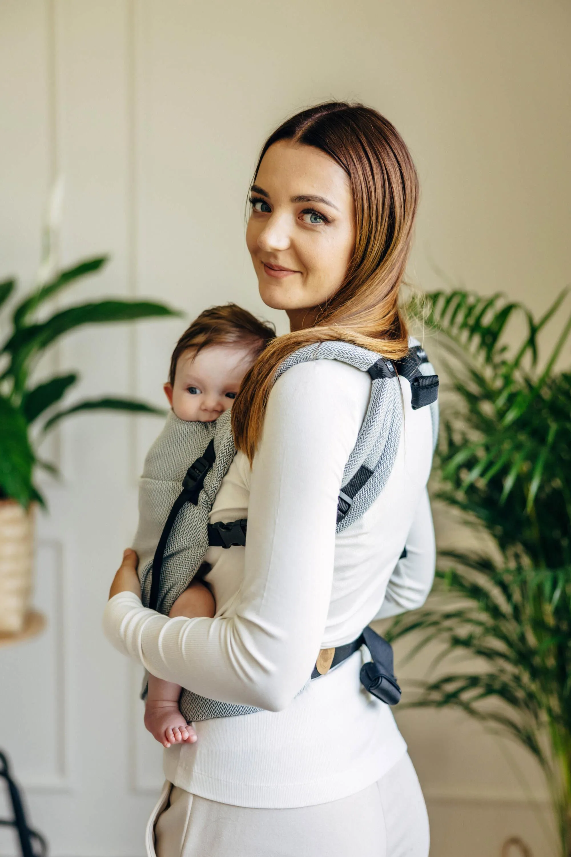 LennyLamb LennyLight Babywearing Carrier Little Herringbone Grey