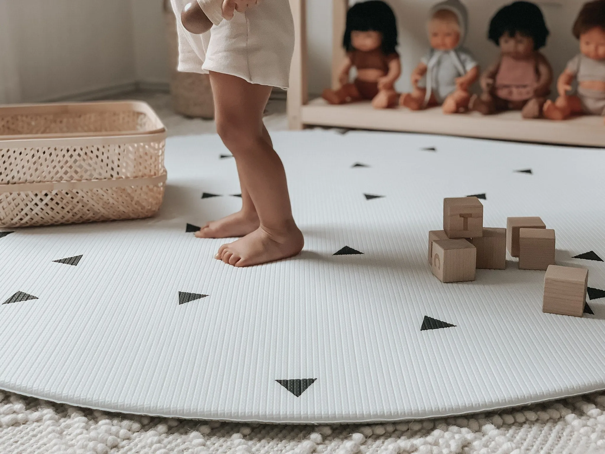 Little Bot Baby Play Mat (Ofie Round Mat, Zen Line   Triangle)