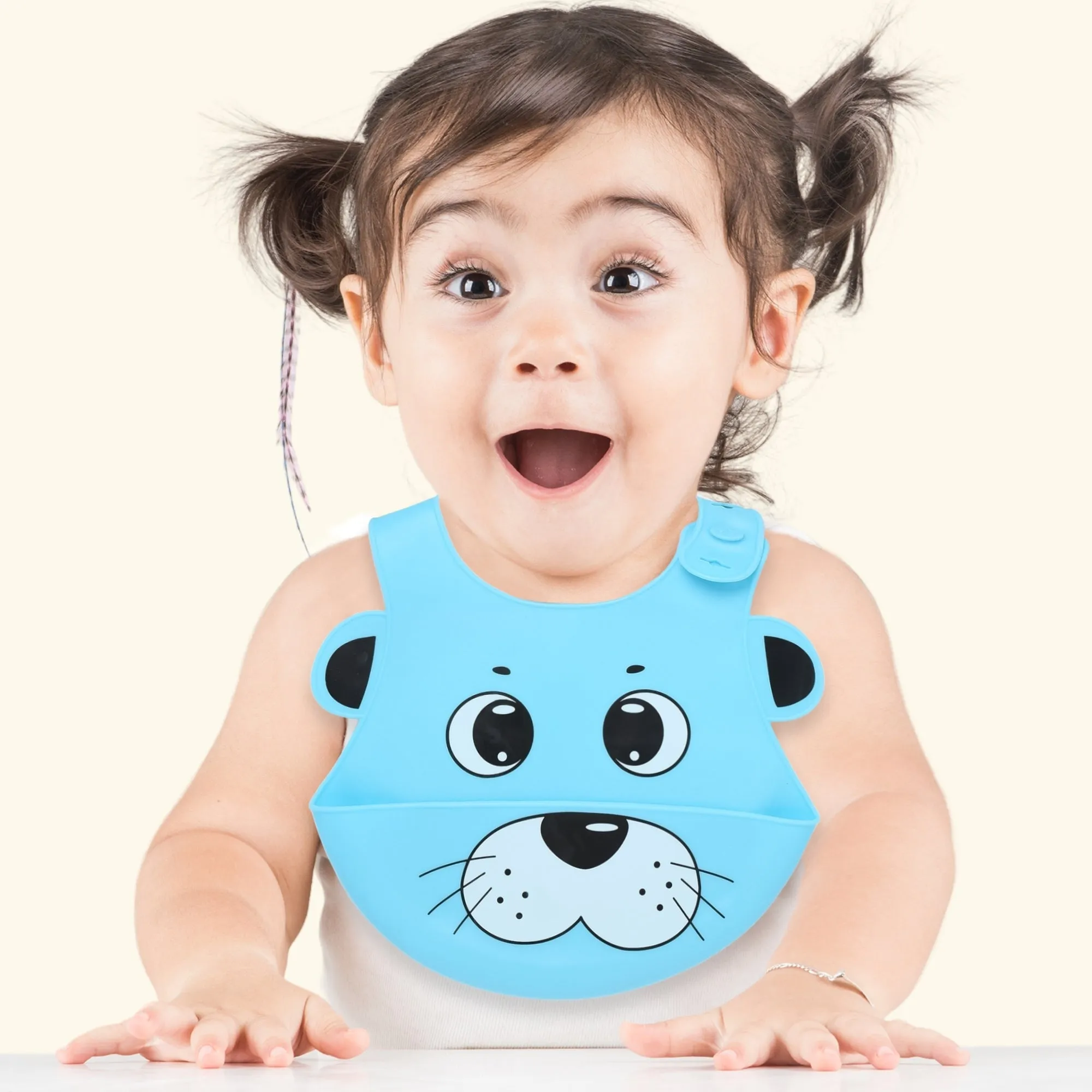 THE LITTLE LOOKERS Silicone Feeding Bib with Adjustable Strap, Waterproof, Easy to wash, Stain Proof | BPA Free/Soft Material Bibs with Tray/Food Catcher